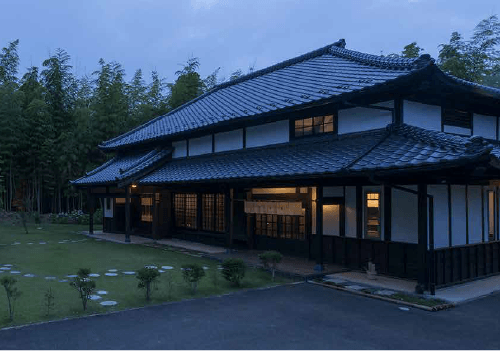 季節の風景と古民家の宿 竹林庵